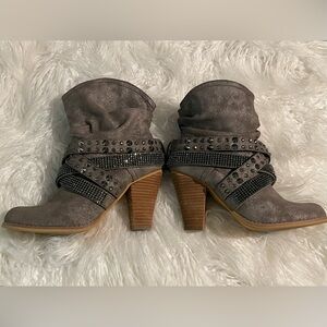 Sparkly size 9, Not Rated short boots